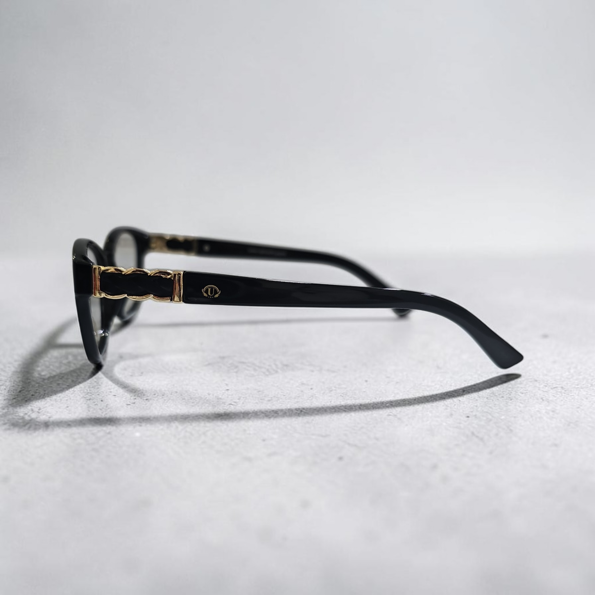Uo 1985 size 53 17 142
