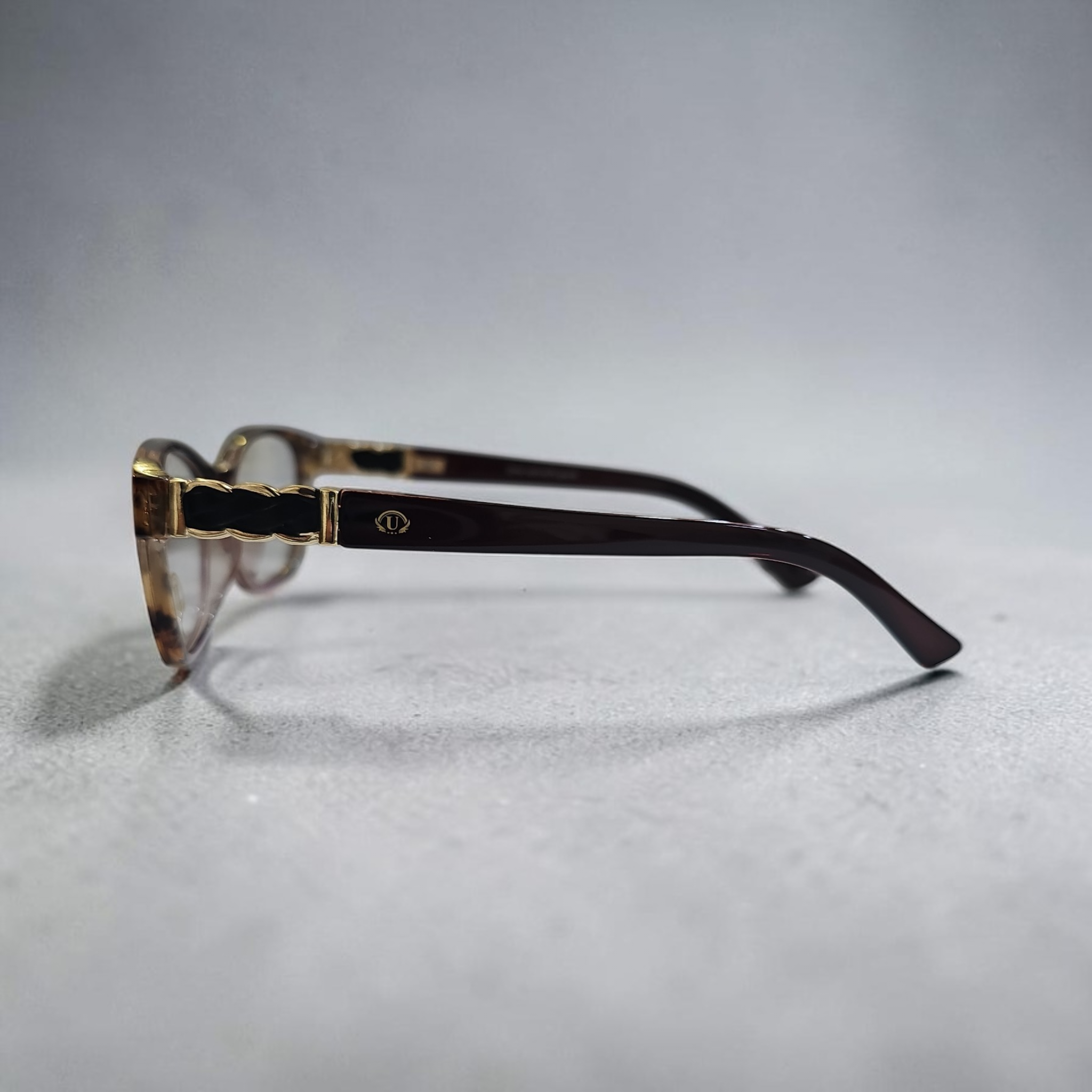 Uo 1985 size 53 17 142