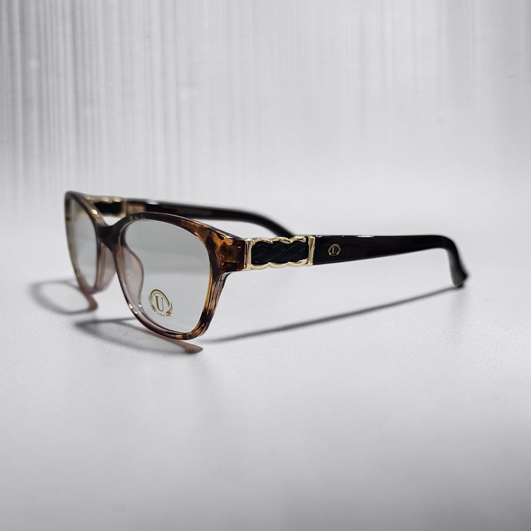 Uo 1985 size 53 17 142