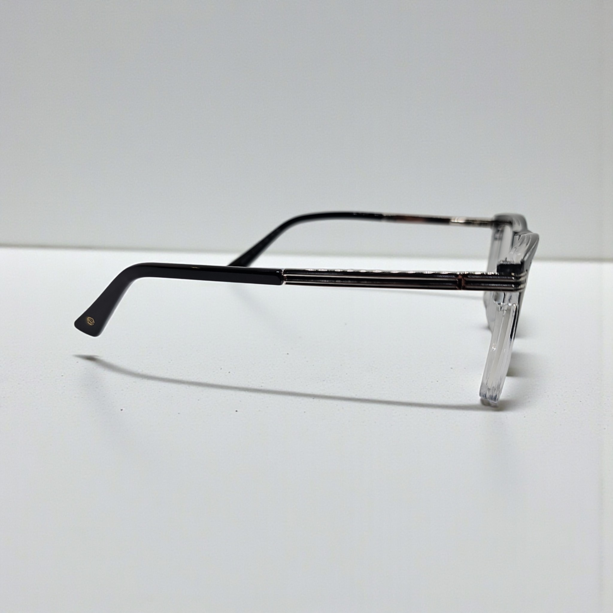 Uo 93515 size 52 20 140