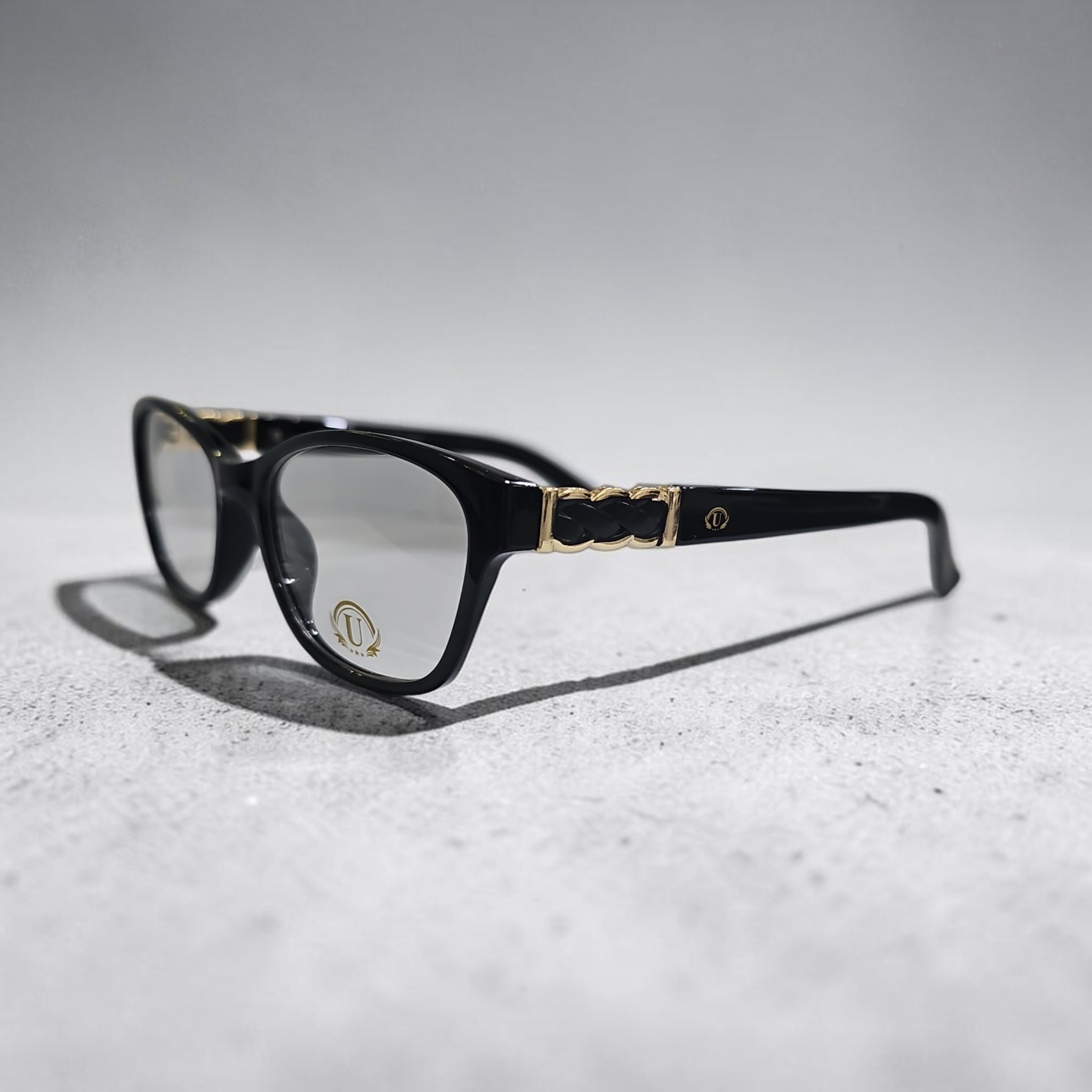 Uo 1985 size 53 17 142
