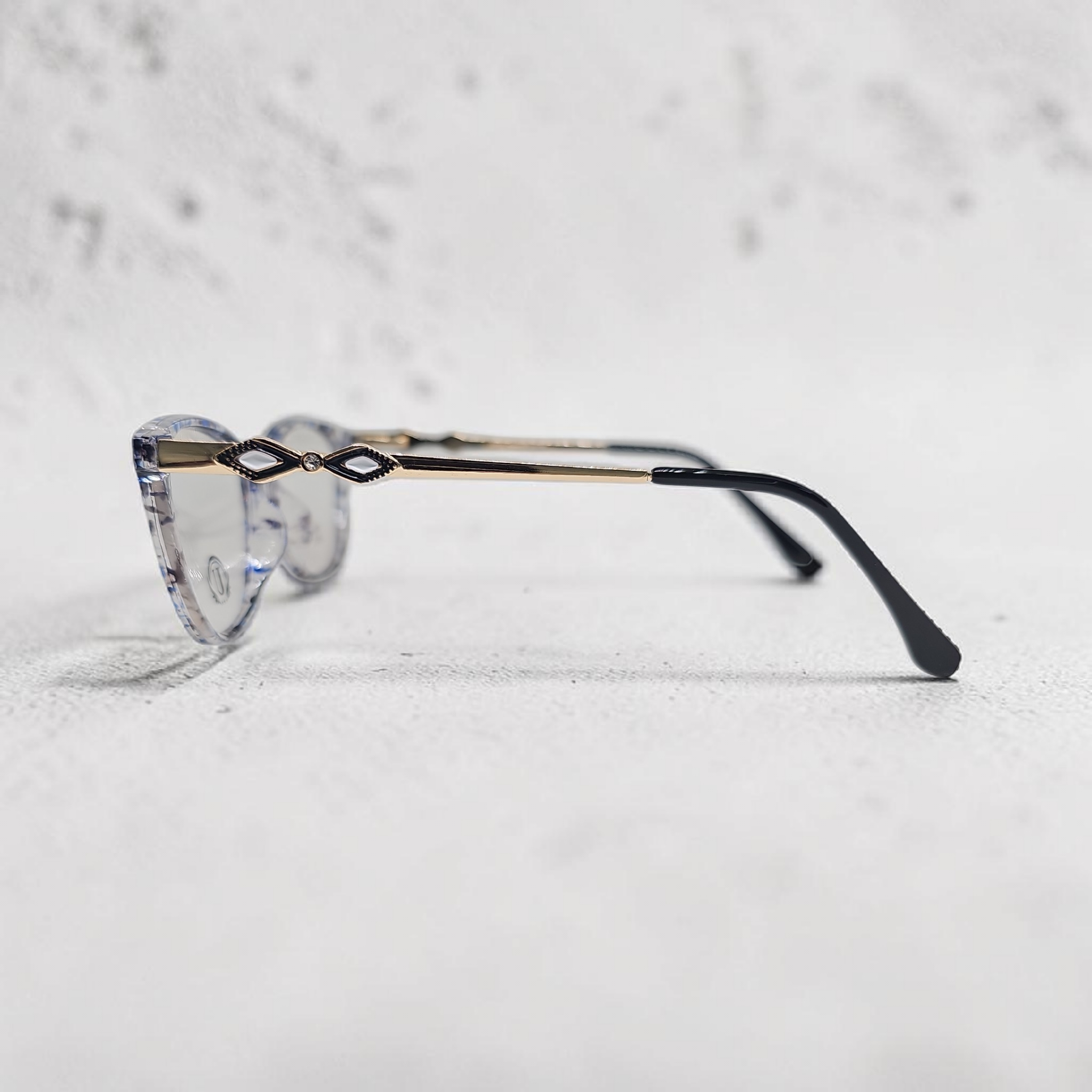 Uo 23194 size 53 16 143