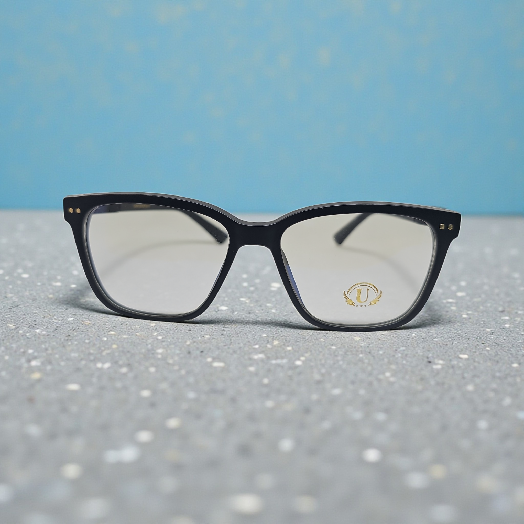 Uo M 93398 size 52 17 145