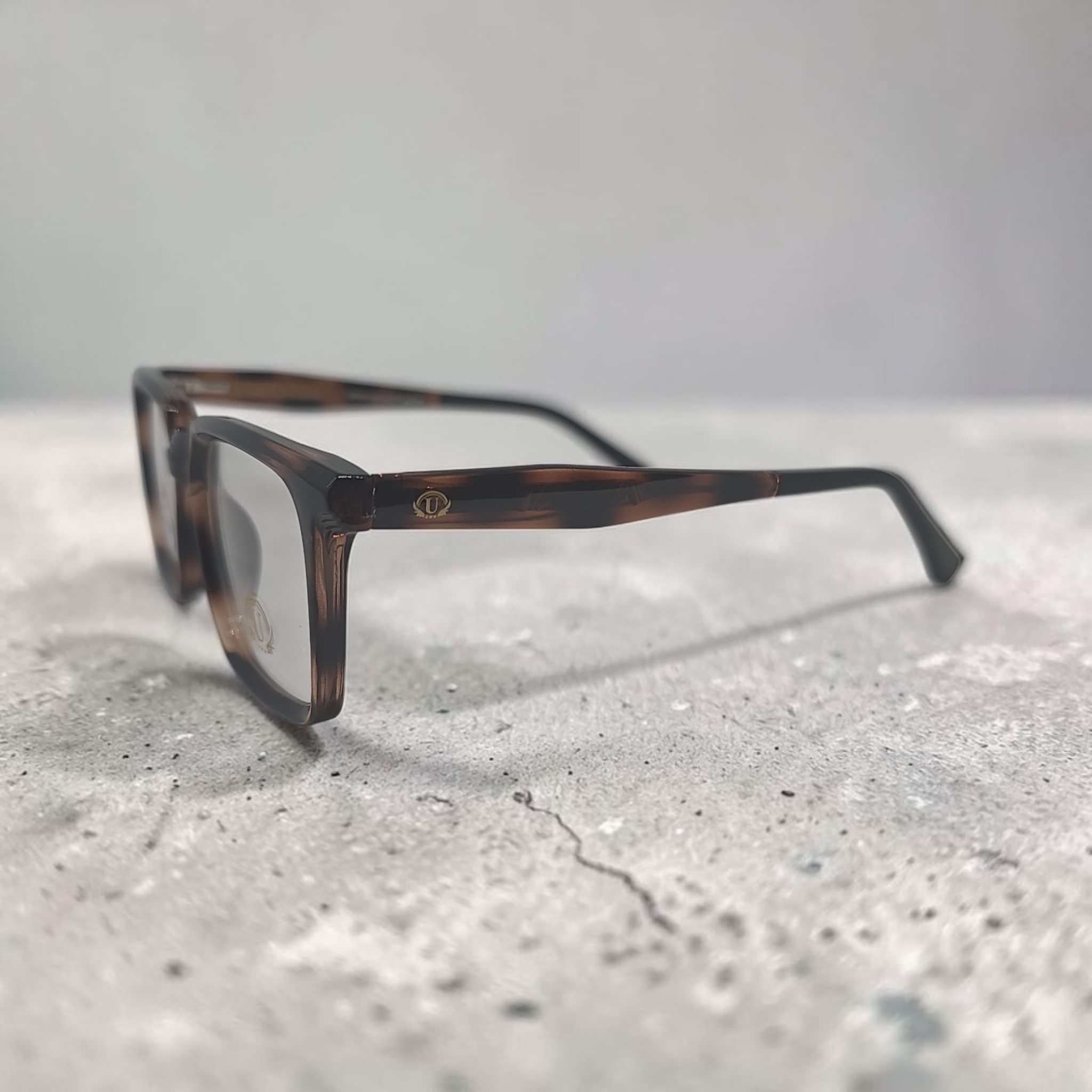 Uo 8511 size 52 17 145