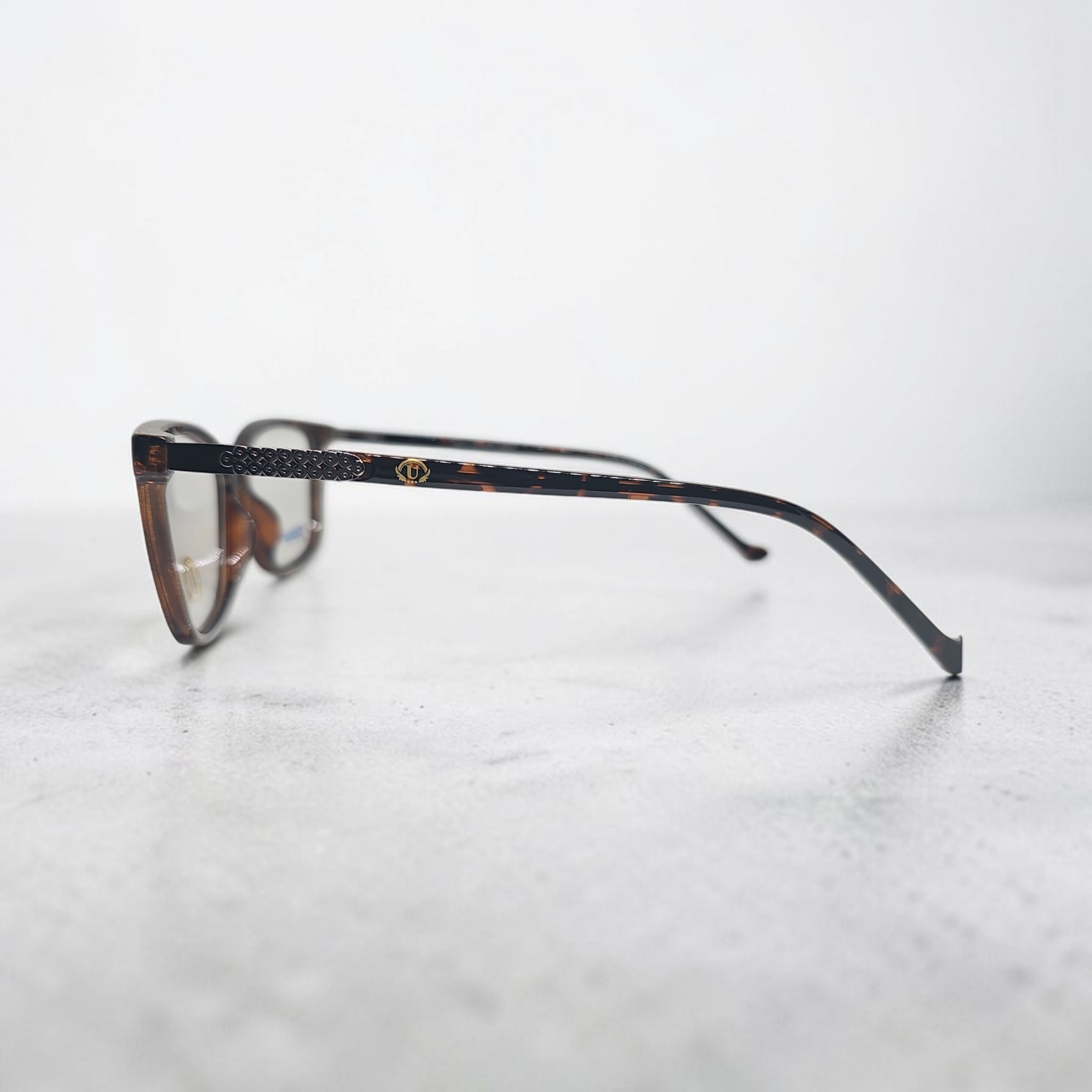 Uo dk 10109 size 53 15 140