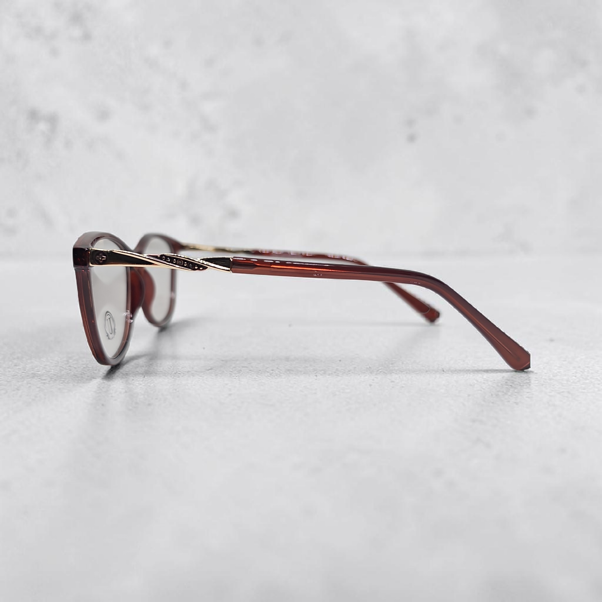 Uo 19296 size 52 15 136