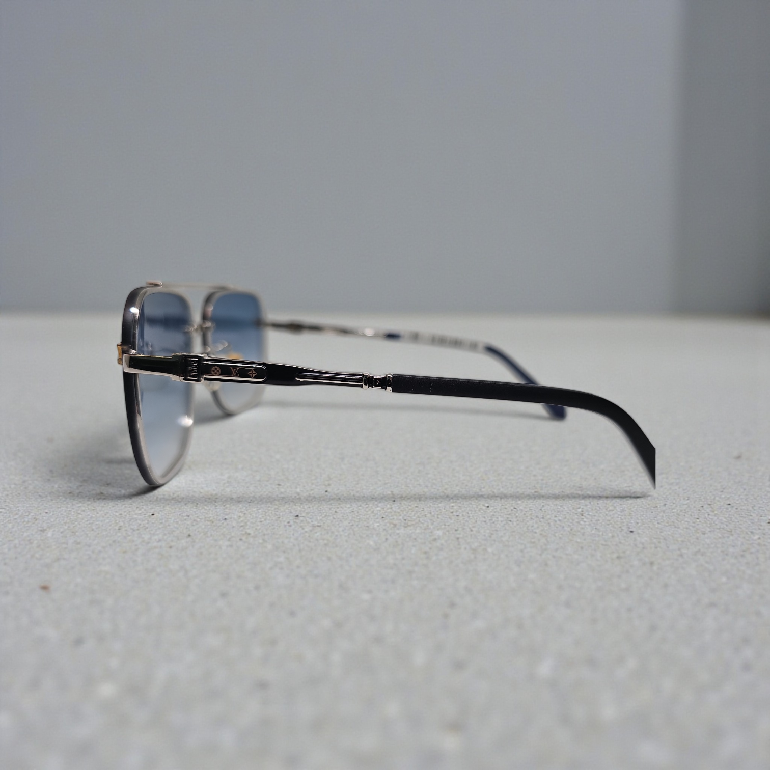 LOUIS VUITION  23253 size59 14 142